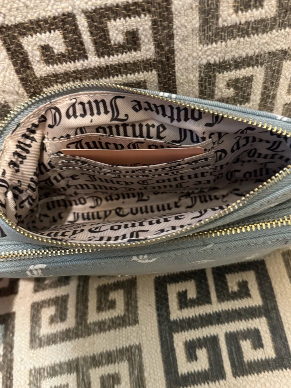 Juicy Couture compact juicy
